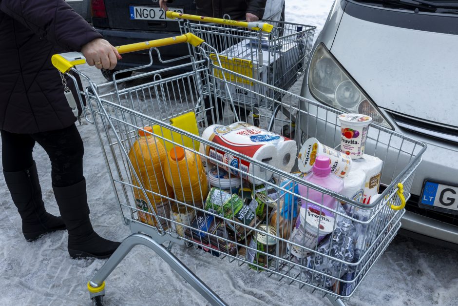 Į Lenkiją ieškoti pigesnių maisto prekių lekia ir kunigai