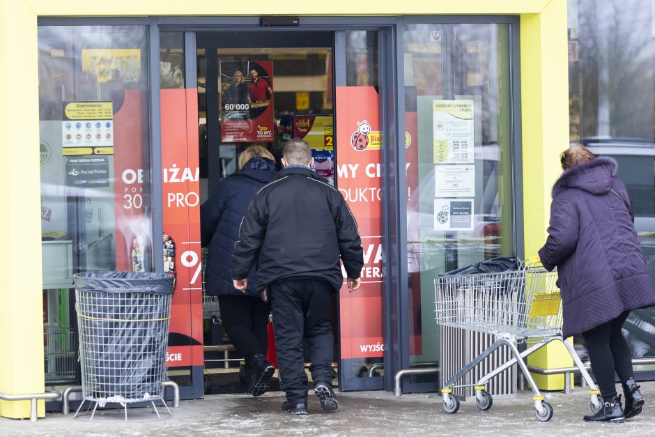 Į Lenkiją ieškoti pigesnių maisto prekių lekia ir kunigai