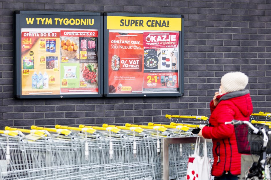 Į Lenkiją ieškoti pigesnių maisto prekių lekia ir kunigai