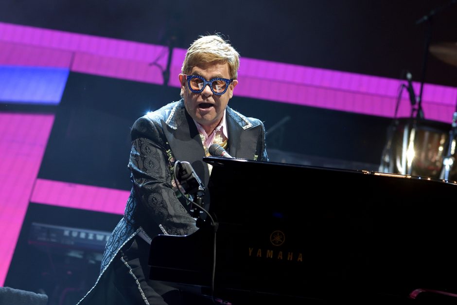 Prancūzijos prezidentas įteiks Eltonui Johnui ordiną