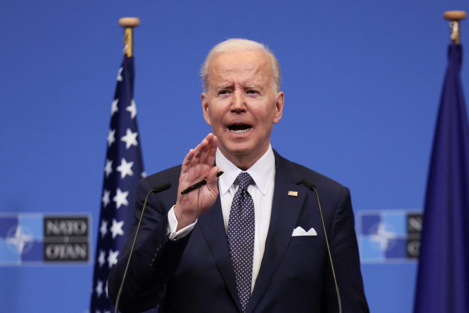 J. Bidenas vyksta į uragano nuniokotą Puerto Riką