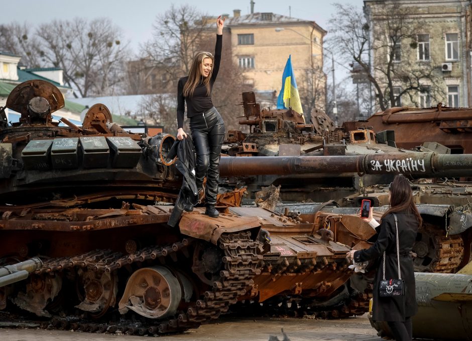 390-oji karo Ukrainoje diena