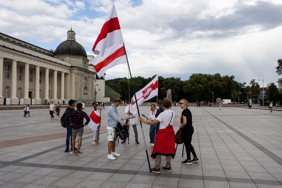 Eitynėmis ir mitingu Vilniuje baltarusiai paminėjo prezidento rinkimų metines 