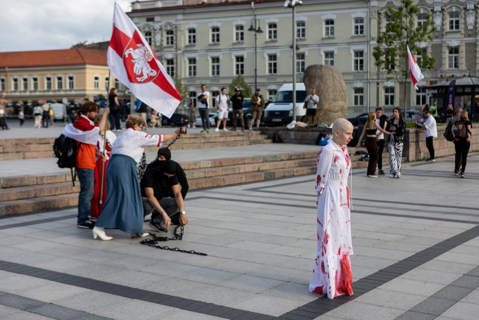 Eitynėmis ir mitingu Vilniuje baltarusiai paminėjo prezidento rinkimų metines 