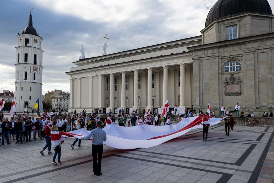 Eitynėmis ir mitingu Vilniuje baltarusiai paminėjo prezidento rinkimų metines 