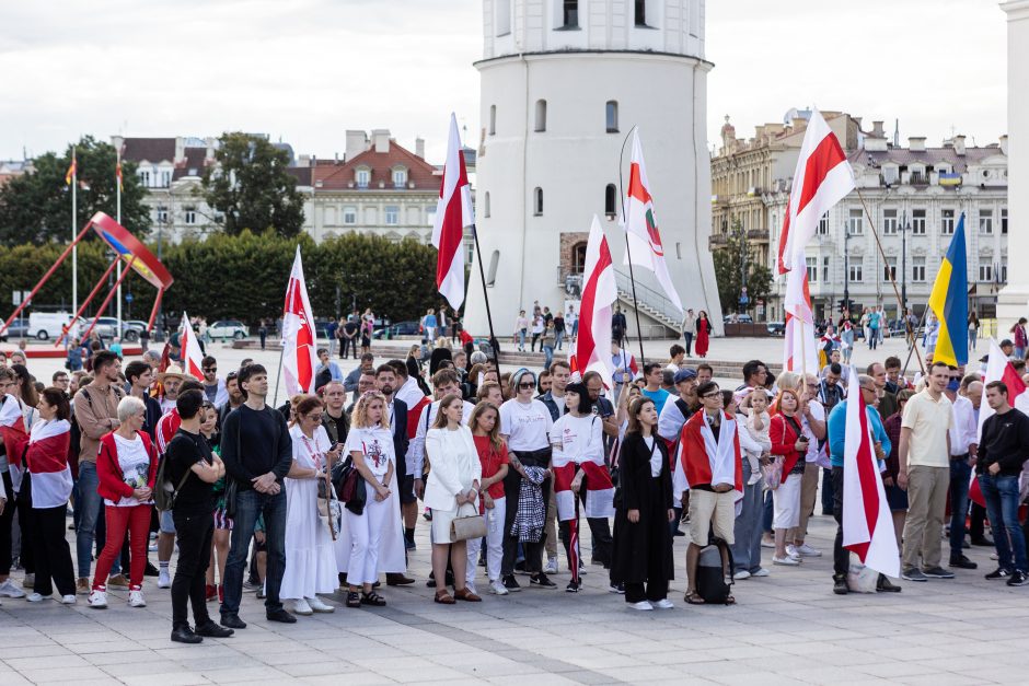 Eitynėmis ir mitingu Vilniuje baltarusiai paminėjo prezidento rinkimų metines 