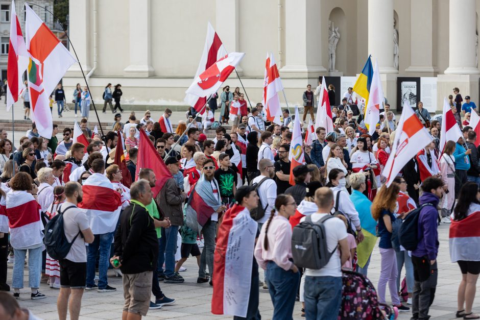 Eitynėmis ir mitingu Vilniuje baltarusiai paminėjo prezidento rinkimų metines 