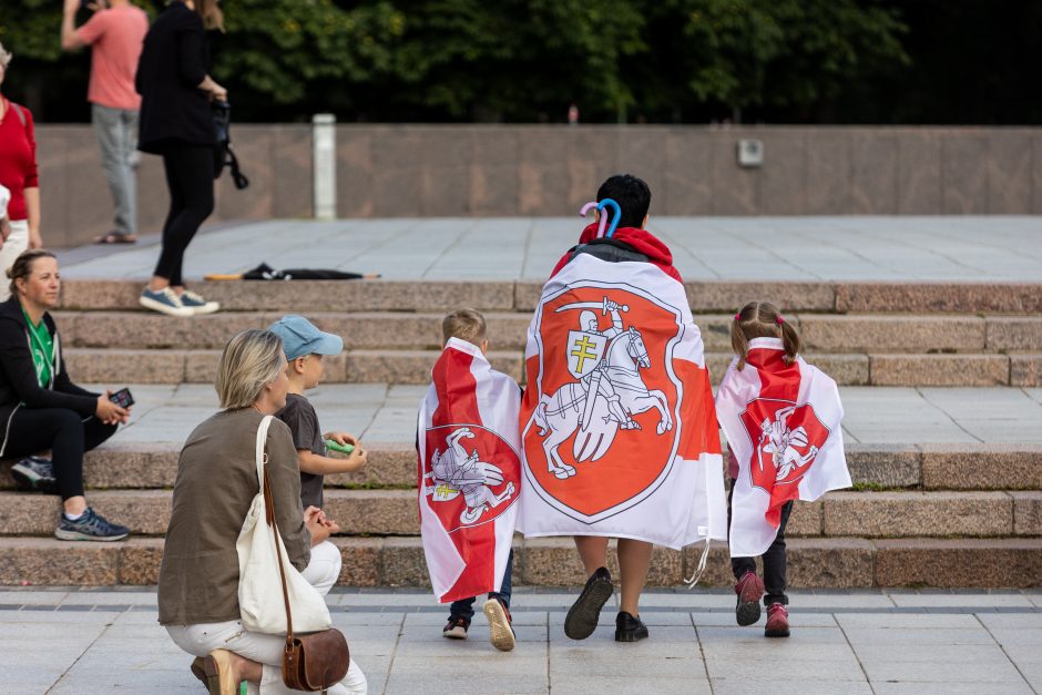 Eitynėmis ir mitingu Vilniuje baltarusiai paminėjo prezidento rinkimų metines 