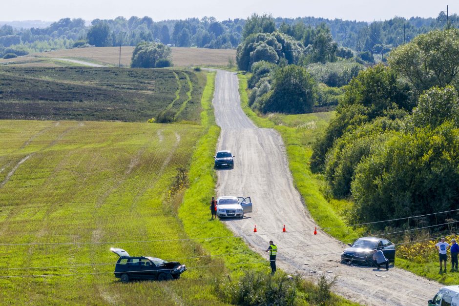 Vilniaus rajone susidūrus automobiliams žuvo vieno jų vairuotojas, sužeista keleivė