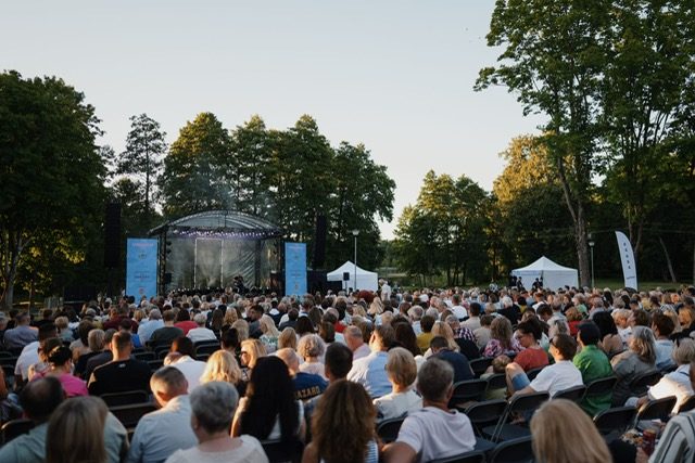  A. Mamontovo turo pradžia: šimtai lietuvių iš viso pasaulio, „Tautiška giesmė“, nuostabus koncertas