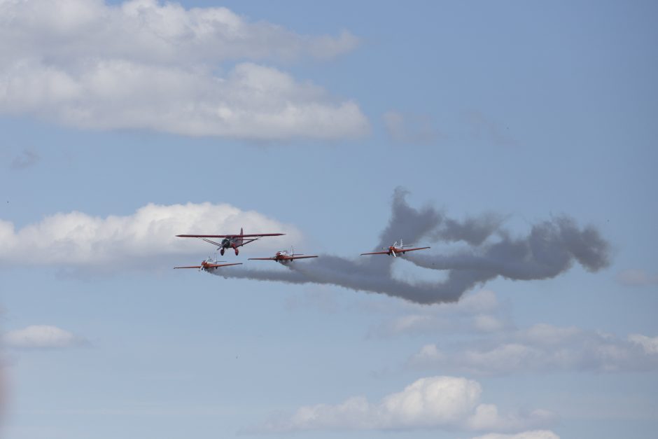 Kauno aviacijos šventėje – įspūdingi pasirodymai tarp žemės ir dangaus