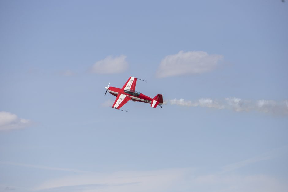 Kauno aviacijos šventėje – įspūdingi pasirodymai tarp žemės ir dangaus