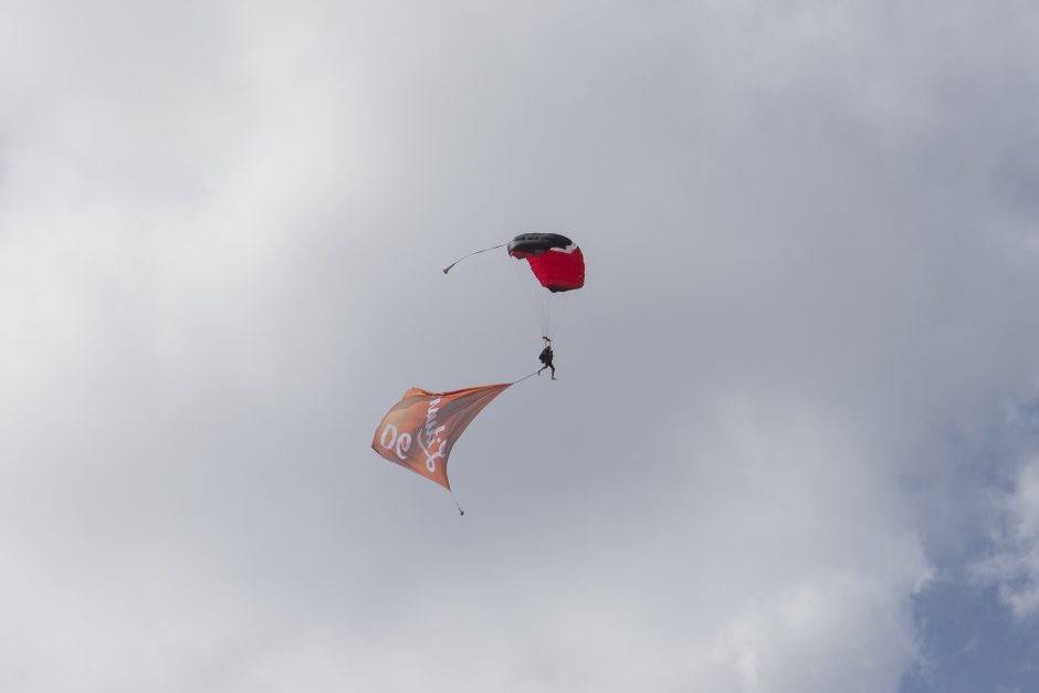 Kauno aviacijos šventėje – įspūdingi pasirodymai tarp žemės ir dangaus