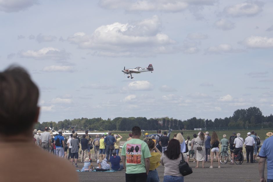 Kauno aviacijos šventėje – įspūdingi pasirodymai tarp žemės ir dangaus