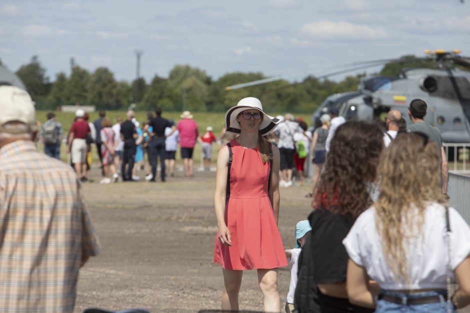 Kauno aviacijos šventėje – įspūdingi pasirodymai tarp žemės ir dangaus