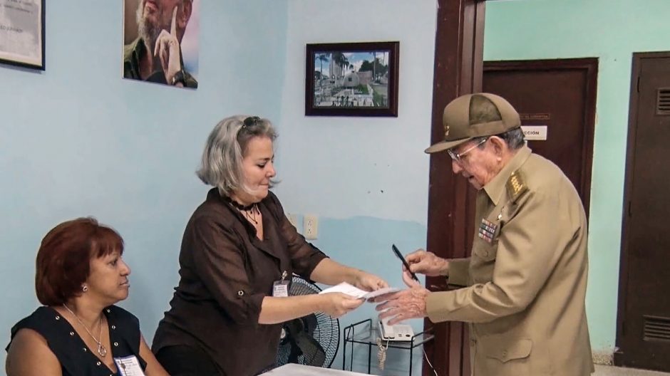 Kubos lyderis balsavo vietos valdžios rinkimuose