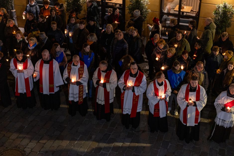 Kaune – įspūdinga kryžiaus kelio procesija