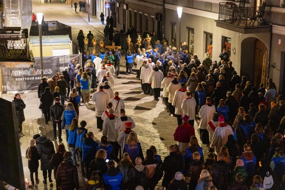 Kaune – įspūdinga kryžiaus kelio procesija