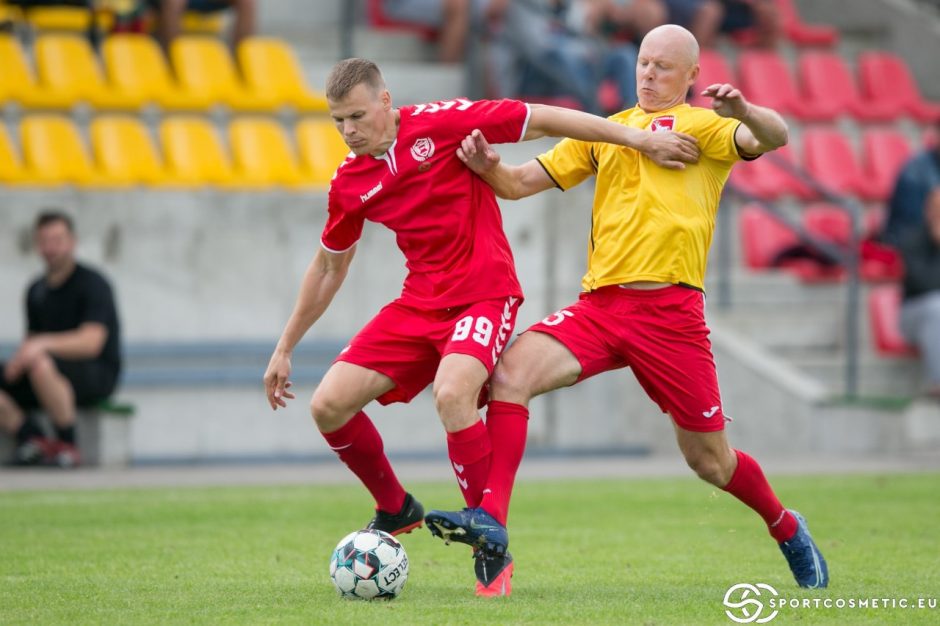 Lietuvos mažojo futbolo čempionate – lyderių ir tiesioginių konkurentų dvikovos