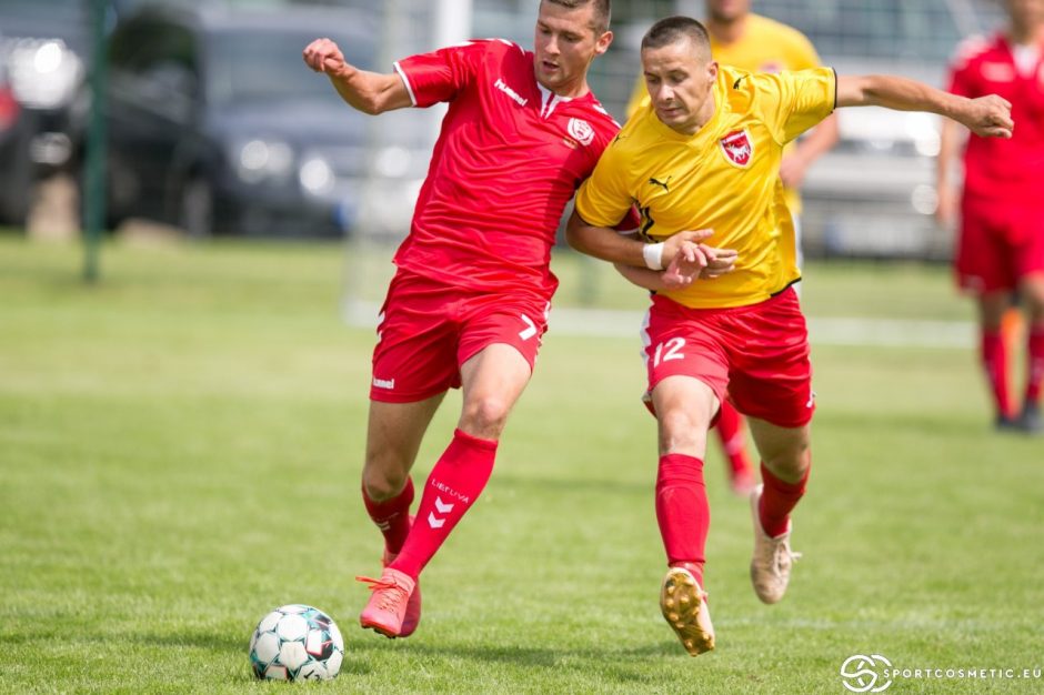 Lietuvos mažojo futbolo čempionate – lyderių ir tiesioginių konkurentų dvikovos