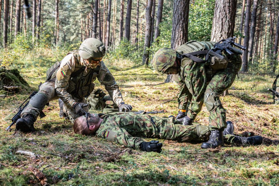 Parengtojo rezervo kariai pratybose atnaujino karinius įgūdžius