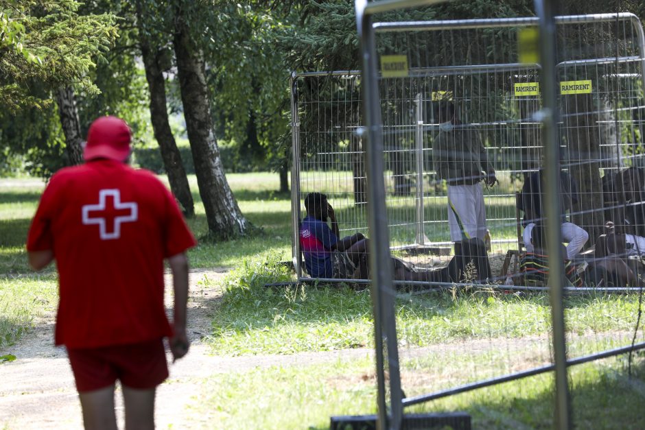 Migrantus apgyvendinančioms savivaldybėms kyla iššūkių dėl jų bazinių poreikių užtikrinimo