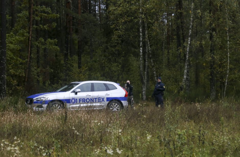 Į Lietuvą neleista patekti 91 migrantui, Baltarusijos sienos pusėje iššautos signalinės raketos