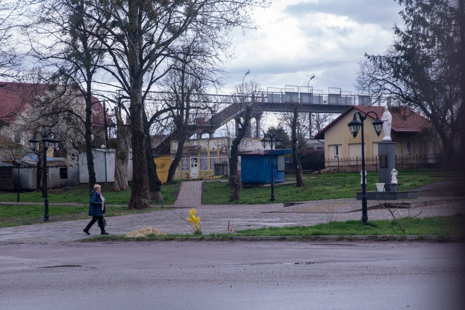 Pirmadienį netoli Lvivo esančiame miestelyje krito raketos, gyventojai mano, kad atakos kartosis