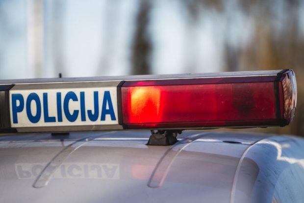 Policija prašo pagalbos nustatant asmenį, pavogusį mobilųjį telefoną