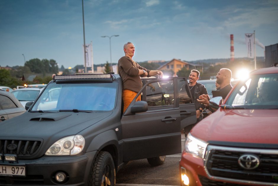 Naujojo sezono premjera: ginklai, įspūdingi automobiliai, serialo herojų susibūrimas