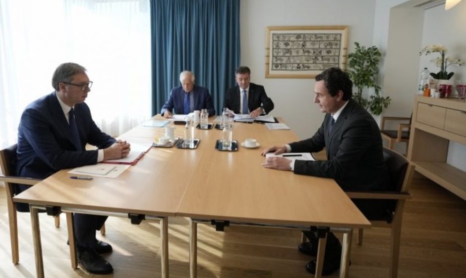 Serbijos ir Kosovo vadovai surengė ilgai lauktas tiesiogines derybas