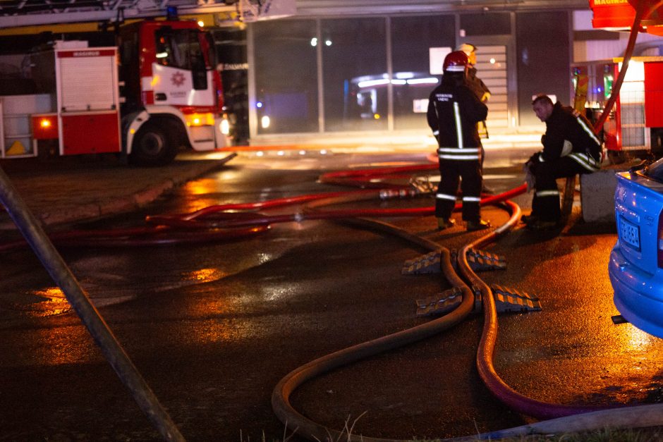 Prokuratūra pradėjo ikiteisminį tyrimą dėl gaisro Kauno atliekų įmonėje
