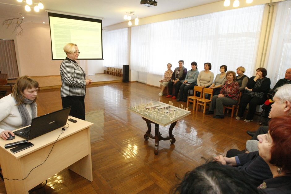 Senas darželis prasiplės ir virs nauju