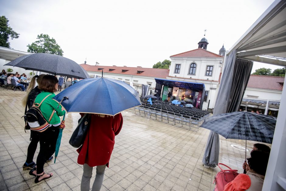 Lietingas oras neišgąsdino muzikos mylėtojų