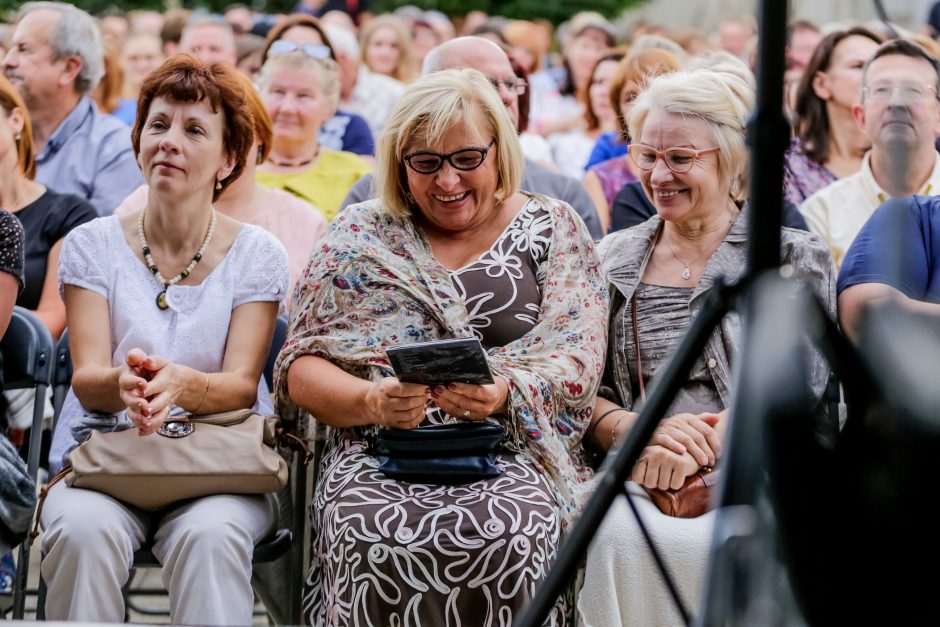 Pažaislyje – skambi festivalio „Purpurinis vakaras” įžanga