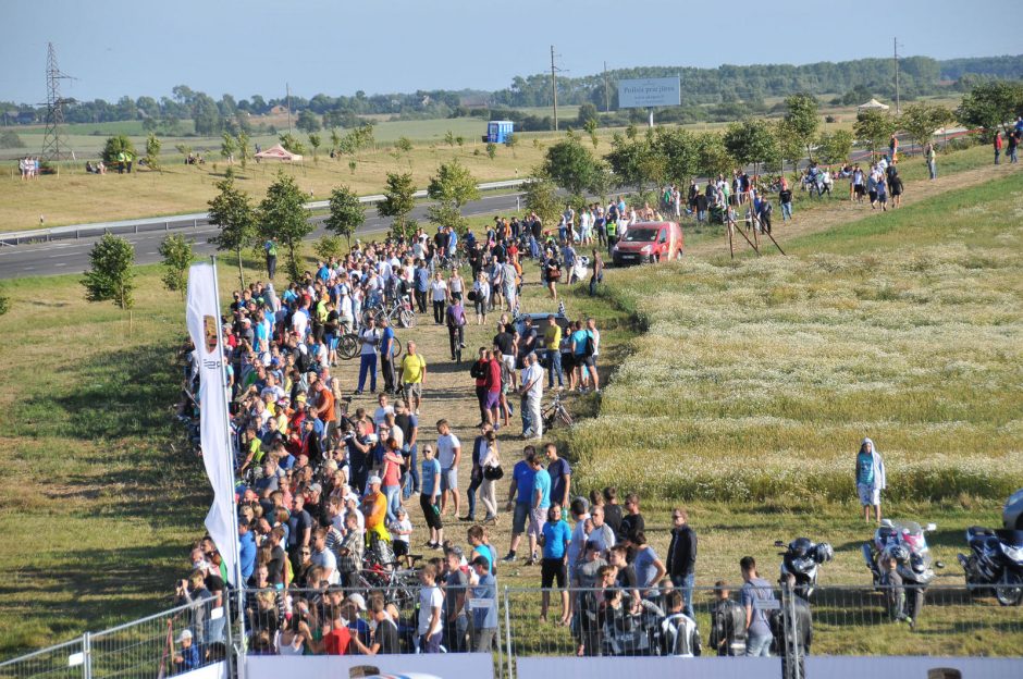 Naujas rekordas vainikavo 1000 km lenktynių pirmosios dienos batalijas 