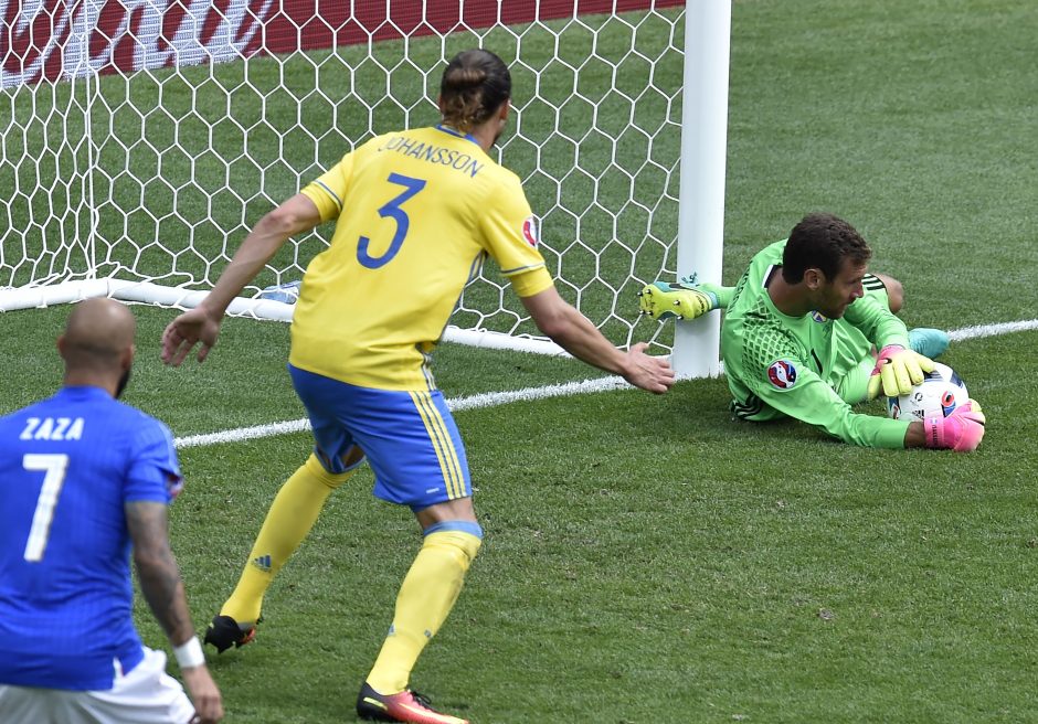 Italijos futbolininkai palaužė Švedijos rinktinę ir iškopė į aštuntfinalį