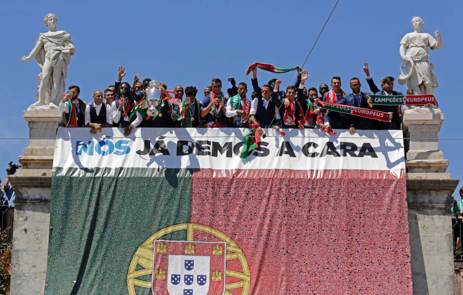 Tūkstančiai portugalų pasitiko „Euro 2016“ čempionus