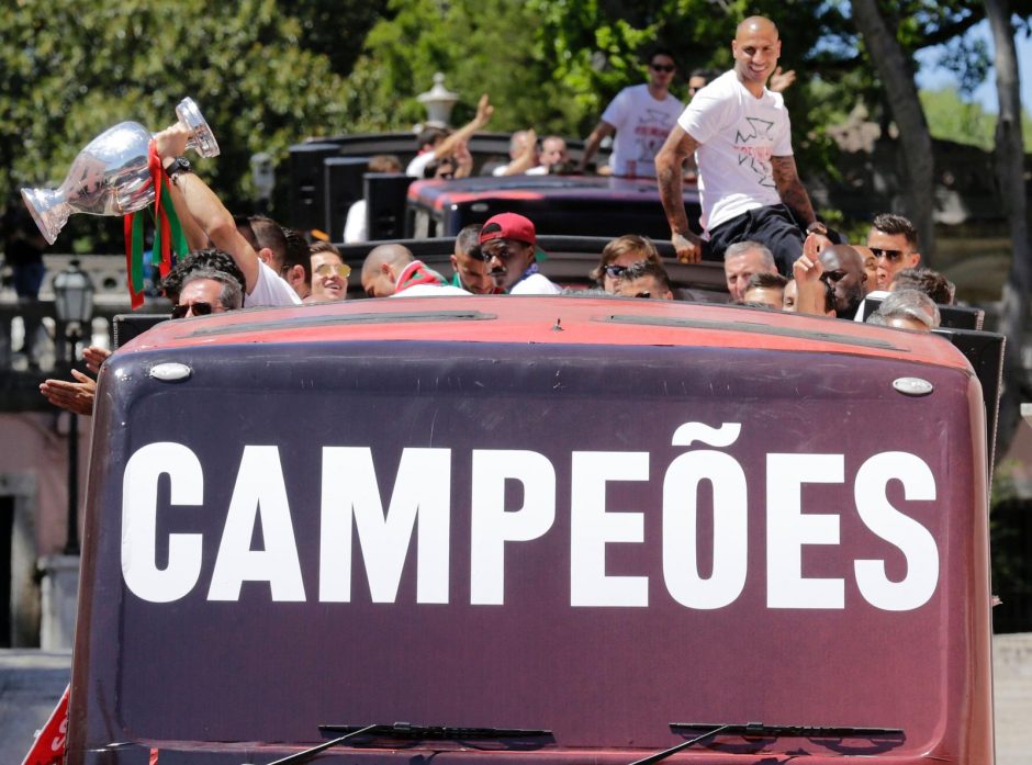 Tūkstančiai portugalų pasitiko „Euro 2016“ čempionus