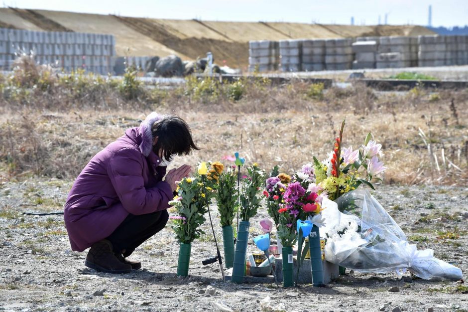 Japonijoje paminėtos katastrofiško cunamio metinės