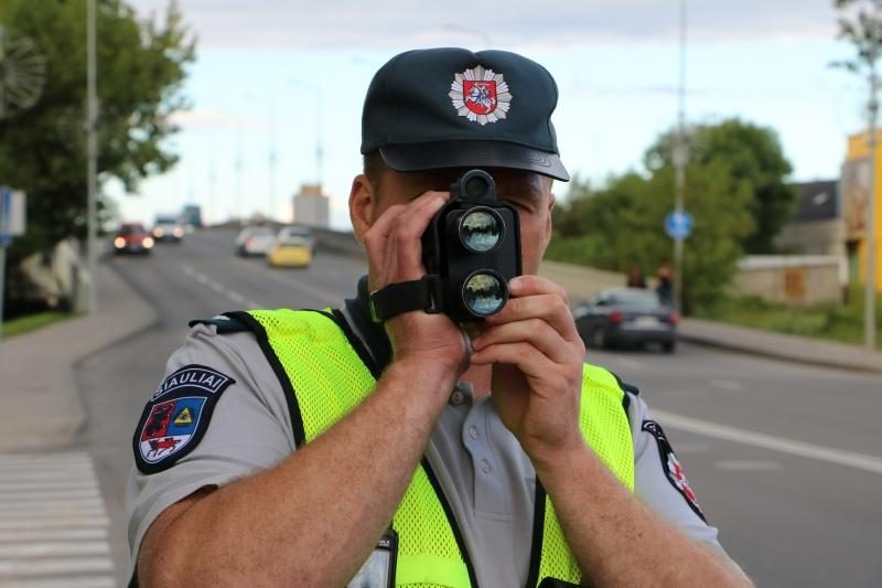 Reidas Šiauliuose: daugiau nei dvigubai greitį viršijęs vyras savo kaltę neigė