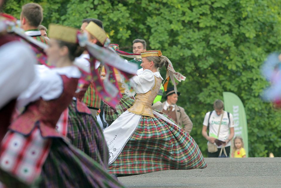 Nugriaudėjo Kauno dainų ir šokių šventė