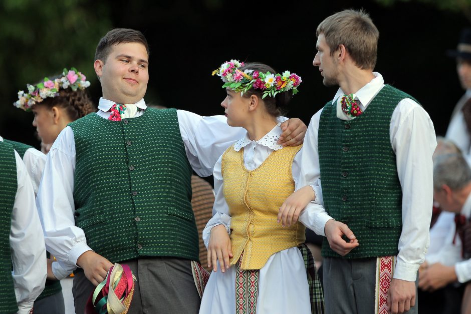 Nugriaudėjo Kauno dainų ir šokių šventė