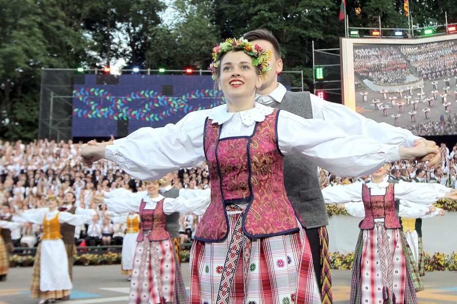 Nugriaudėjo Kauno dainų ir šokių šventė