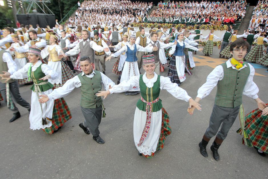 Nugriaudėjo Kauno dainų ir šokių šventė