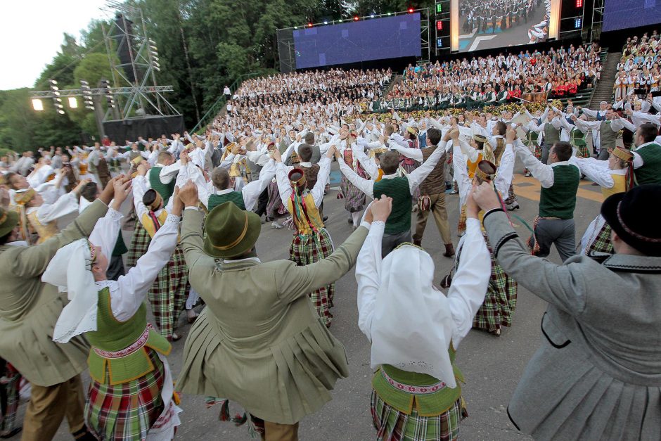 Nugriaudėjo Kauno dainų ir šokių šventė