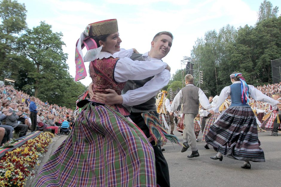 Nugriaudėjo Kauno dainų ir šokių šventė