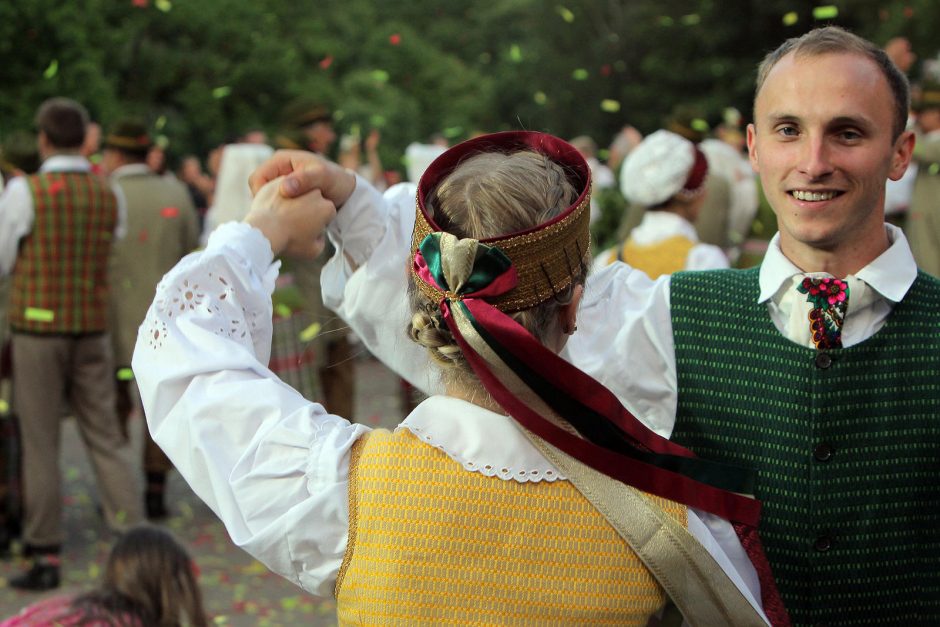 Nugriaudėjo Kauno dainų ir šokių šventė