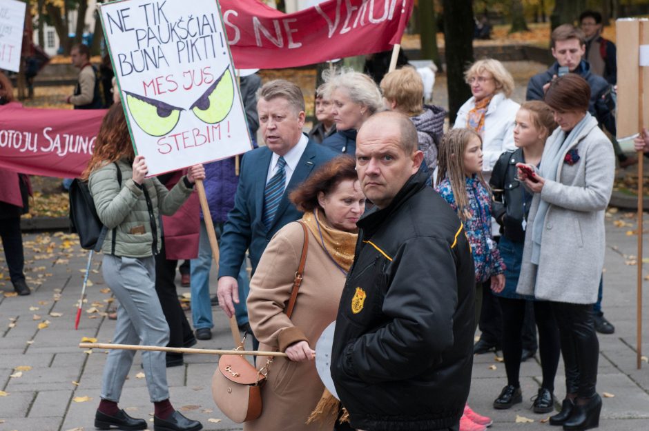 Mitingo prieš skurdą dalyviai apie save: „Biedni ir įsiutę“