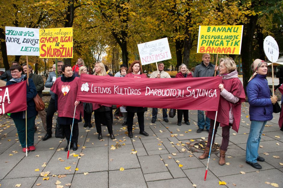 Mitingo prieš skurdą dalyviai apie save: „Biedni ir įsiutę“